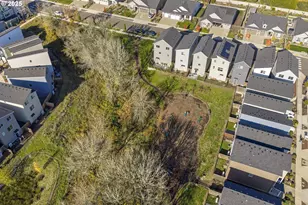 4236 E Willakenzie St, Newberg, OR 97132 - Photo 44