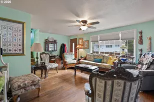 935 View St, Reedsport, OR 97467 - Photo 4