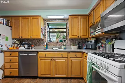 935 View St, Reedsport, OR 97467 - Photo 6