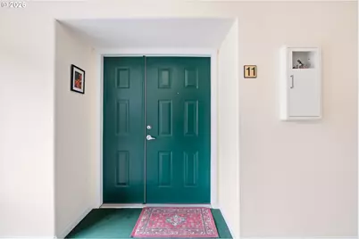 15510 NE Knott St #11, Portland, OR 97230 - Photo 2