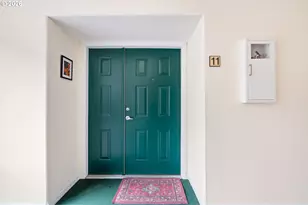 15510 NE Knott St, Portland, OR 97230 - Photo 2