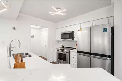 15510 NE Knott St #11, Portland, OR 97230 - Photo 10