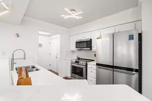 15510 NE Knott St, Portland, OR 97230 - Photo 10