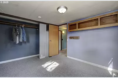 107 Guinevere Ct, Castle Rock, WA 98611 - Photo 12