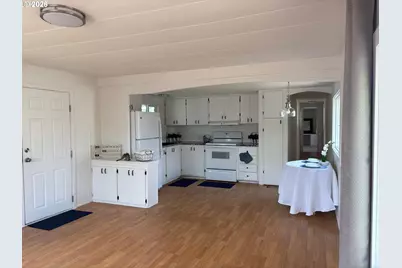 2902 E 2nd St, Newberg, OR 97132 - Photo 6