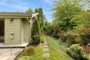 4935 SW Marigold St, Portland, OR 97219 - Photo 24