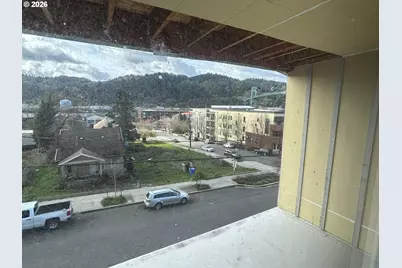 8527 N Edison St, Portland, OR 97203 - Photo 12