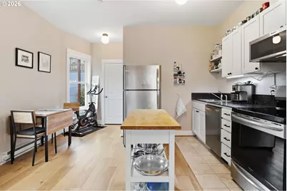 1714 NW Couch St #7, Portland, OR 97209 - Photo 6