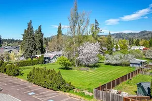 885 66th St, Springfield, OR 97478 - Photo 8