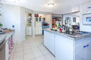 885 66th St, Springfield, OR 97478 - Photo 12
