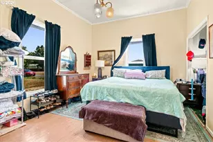 90 E B St, Halsey, OR 97348 - Photo 16