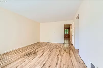 9832 N Van Houten Ave, Portland, OR 97203 - Photo 8