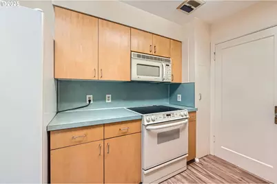 9832 N Van Houten Ave, Portland, OR 97203 - Photo 14