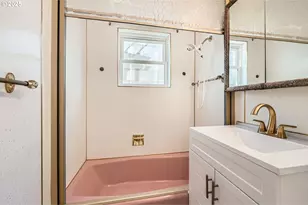 9832 N Van Houten Ave, Portland, OR 97203 - Photo 22