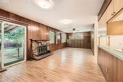 9832 N Van Houten Ave, Portland, OR 97203 - Photo 16