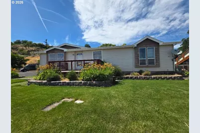 624 Dufur Ave, Maupin, OR 97037 - Photo 4