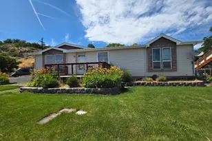 624 Dufur Ave, Maupin, OR 97037 - Photo 4
