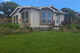 624 Dufur Ave, Maupin, OR 97037 - Photo 2