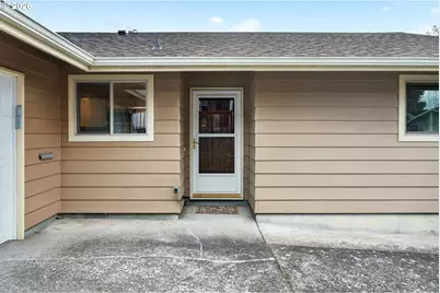 12525 SW Prince Edward Ct, Portland, OR 97224 - Photo 4