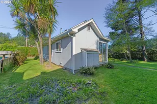 1887 Madrona St, North Bend, OR 97459 - Photo 10