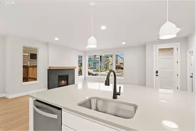 8271 SE Quincy St, Hillsboro, OR 97123 - Photo 6