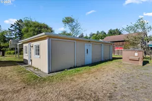 90828 Henderson Ln, Coos Bay, OR 97420 - Photo 36