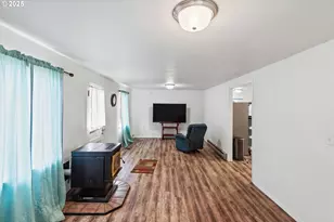 90828 Henderson Ln, Coos Bay, OR 97420 - Photo 10