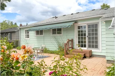 10910 NE Hancock St, Portland, OR 97220 - Photo 42