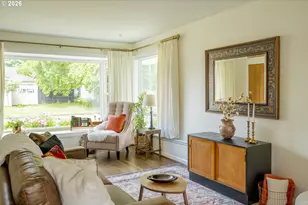 10910 NE Hancock St, Portland, OR 97220 - Photo 8