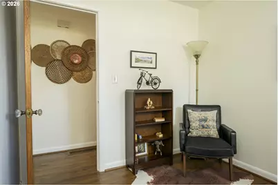 10910 NE Hancock St, Portland, OR 97220 - Photo 32
