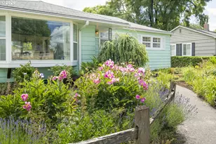 10910 NE Hancock St, Portland, OR 97220 - Photo 4