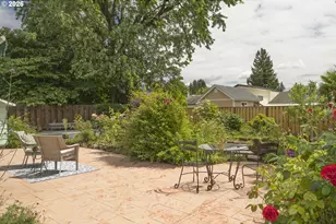10910 NE Hancock St, Portland, OR 97220 - Photo 38