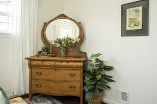 10910 NE Hancock St, Portland, OR 97220 - Photo 26