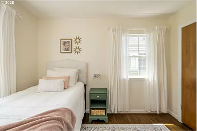 10910 NE Hancock St, Portland, OR 97220 - Photo 28