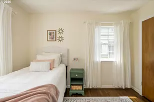 10910 NE Hancock St, Portland, OR 97220 - Photo 28