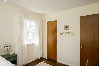10910 NE Hancock St, Portland, OR 97220 - Photo 30