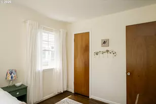10910 NE Hancock St, Portland, OR 97220 - Photo 28