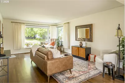 10910 NE Hancock St, Portland, OR 97220 - Photo 6