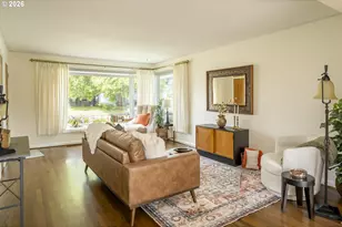 10910 NE Hancock St, Portland, OR 97220 - Photo 6