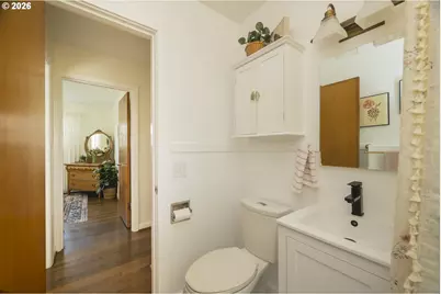 10910 NE Hancock St, Portland, OR 97220 - Photo 34