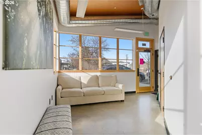 544 SW 4th St, Redmond, OR 97756 - Photo 2