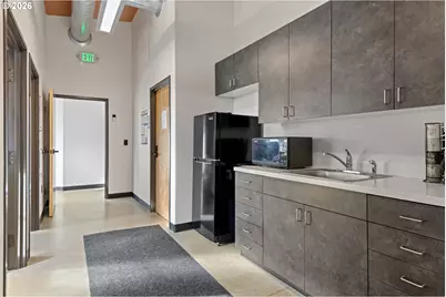 544 SW 4th St, Redmond, OR 97756 - Photo 8