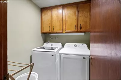 2854 Warren St, Eugene, OR 97405 - Photo 28