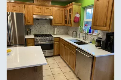 36468 River Point Dr, Astoria, OR 97103 - Photo 2