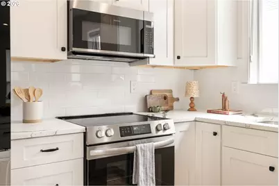 388 NE 91st Ave, Portland, OR 97220 - Photo 12