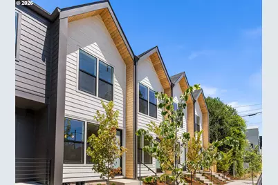 261 N Skidmore St #4, Portland, OR 97217 - Photo 1