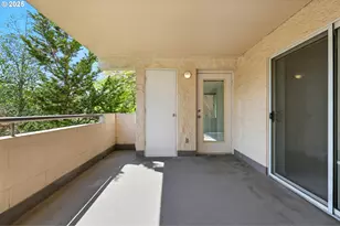 6685 W Burnside St, Portland, OR 97210 - Photo 12