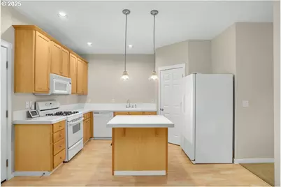 515 NE Suttle Rd, Portland, OR 97211 - Photo 8