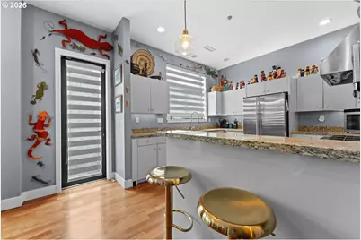 2140 NW 16th Ave, Portland, OR 97209 - Photo 8