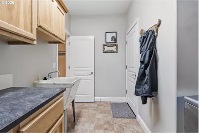 1090 N 26th Ter, Cornelius, OR 97113 - Photo 14